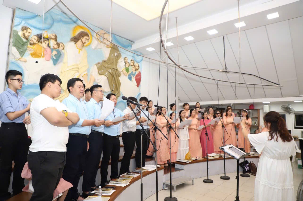 Hát thánh ca trong thánh lễ